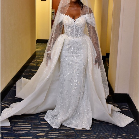 Wedding dress used once - Picture 4 of 5